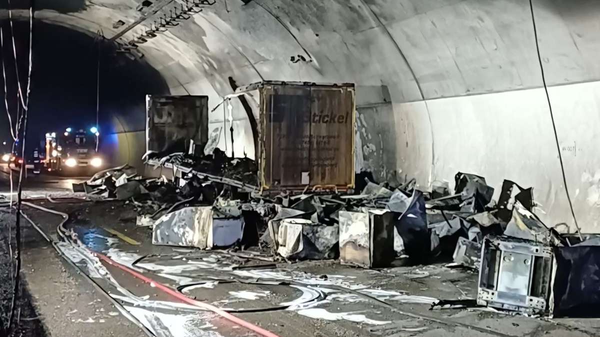Engelbergtunnel Inferno: Truck Fire, Massive Damage, & Heroic Actions
